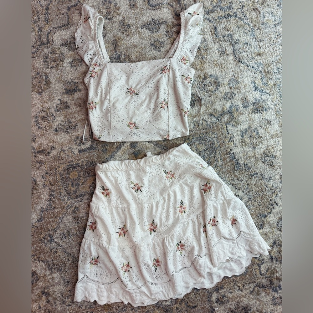 Floral set - Picture 2 of 3